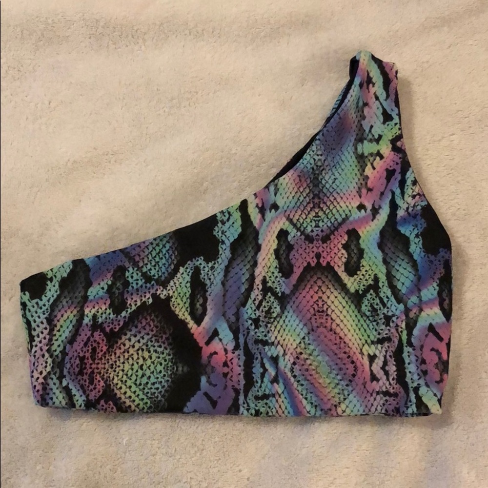 One shoulder crop top